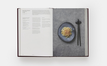 Afbeelding in Gallery-weergave laden, The Korean Cookbook